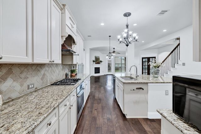 3000 Bella Lago Drive, Denton, TX 76210
