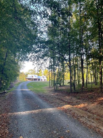 450 County Road 28, Calhoun, TN 37309