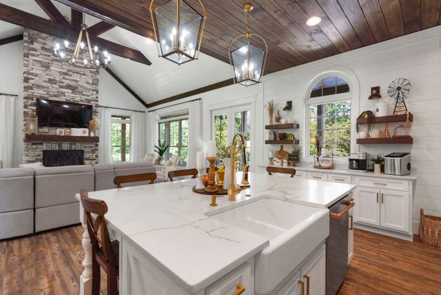 450 County Road 28, Calhoun, TN 37309