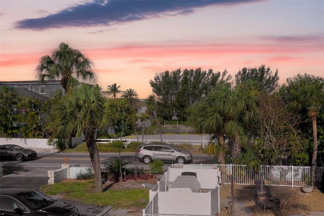 4307 GULF DRIVE 207, Holmes Beach, FL 34217