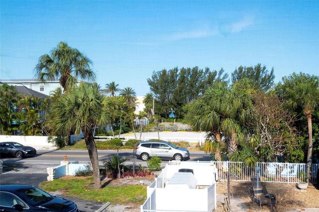 4307 GULF DRIVE 207, Holmes Beach, FL 34217