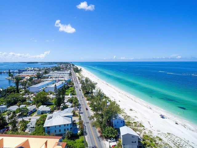 4307 GULF DRIVE 207, Holmes Beach, FL 34217