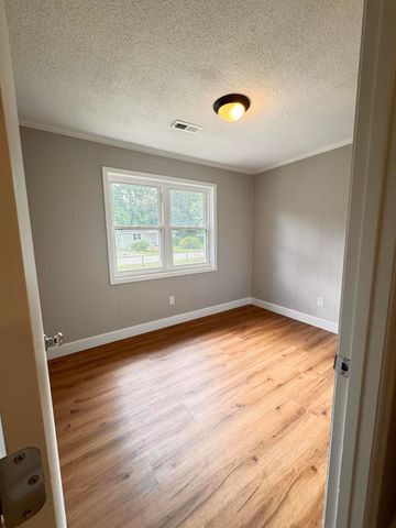 210 Grayson Street, Walterboro, SC 29488