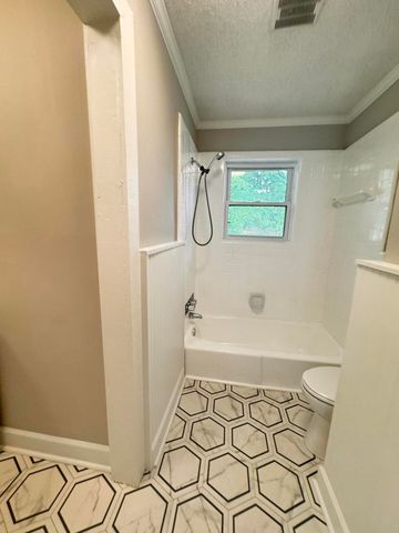 210 Grayson Street, Walterboro, SC 29488