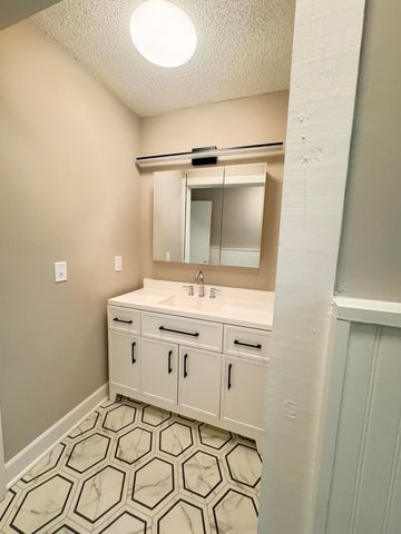 210 Grayson Street, Walterboro, SC 29488