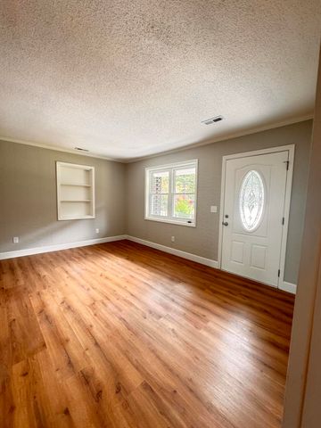 210 Grayson Street, Walterboro, SC 29488