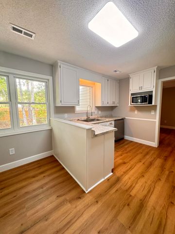 210 Grayson Street, Walterboro, SC 29488