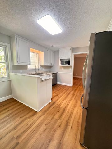 210 Grayson Street, Walterboro, SC 29488
