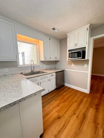 210 Grayson Street, Walterboro, SC 29488