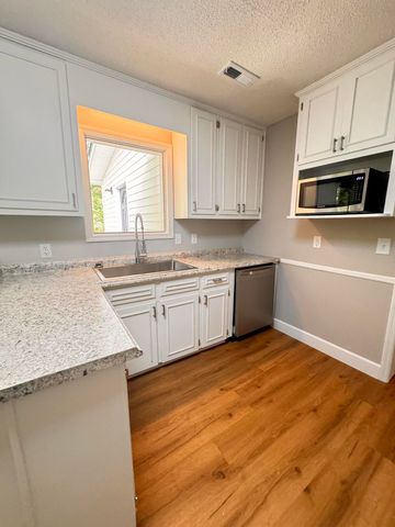 210 Grayson Street, Walterboro, SC 29488