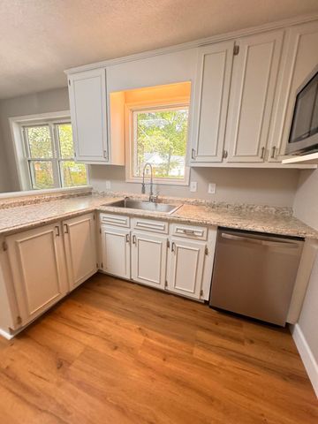 210 Grayson Street, Walterboro, SC 29488