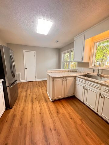 210 Grayson Street, Walterboro, SC 29488