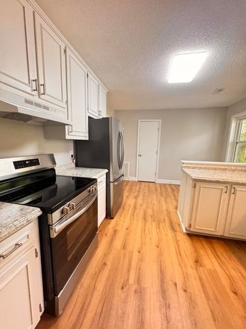 210 Grayson Street, Walterboro, SC 29488