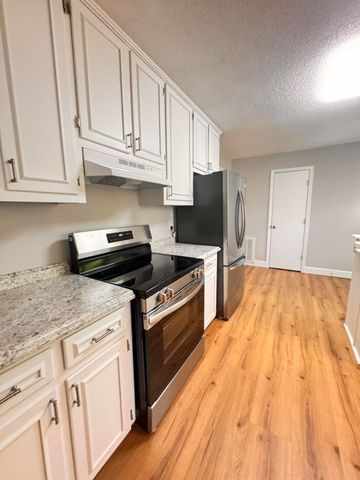 210 Grayson Street, Walterboro, SC 29488