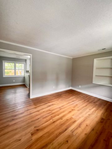 210 Grayson Street, Walterboro, SC 29488