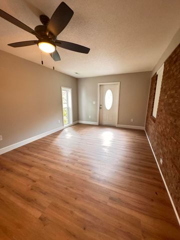 210 Grayson Street, Walterboro, SC 29488