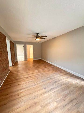 210 Grayson Street, Walterboro, SC 29488