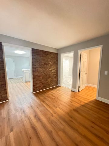 210 Grayson Street, Walterboro, SC 29488