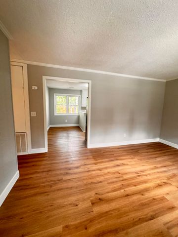 210 Grayson Street, Walterboro, SC 29488
