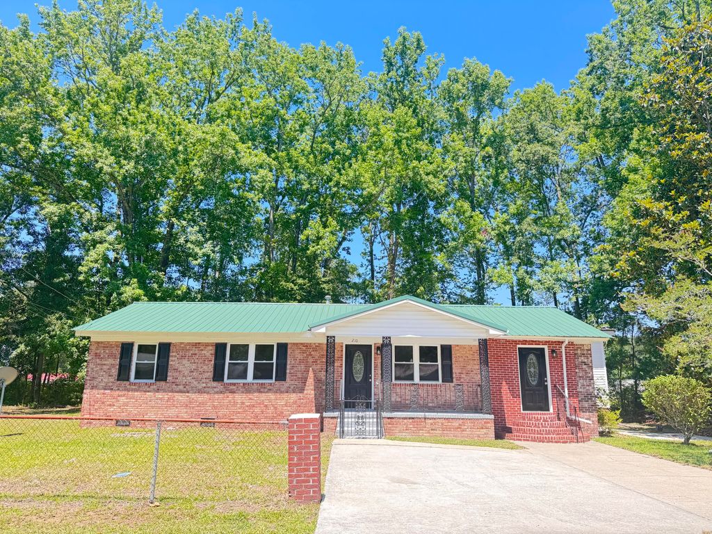 210 Grayson Street, Walterboro, SC 29488