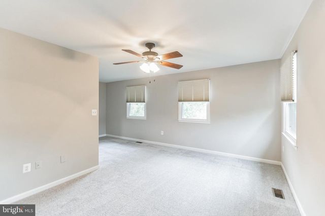 5335 LAKE COVE CT, Alexandria, VA 22315