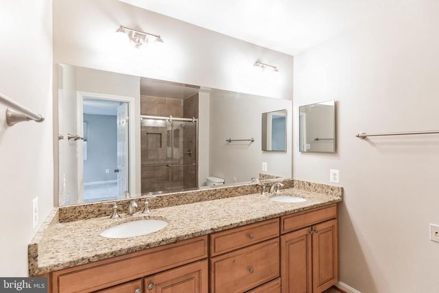 5335 LAKE COVE CT, Alexandria, VA 22315