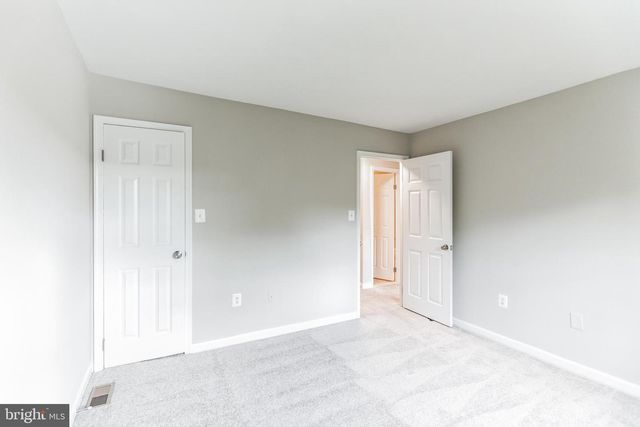 5335 LAKE COVE CT, Alexandria, VA 22315