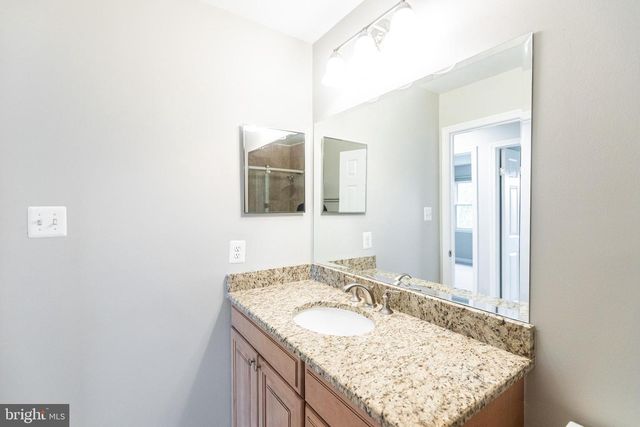 5335 LAKE COVE CT, Alexandria, VA 22315