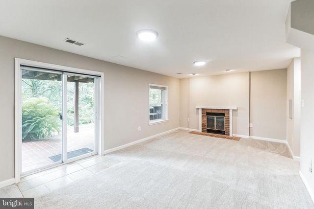 5335 LAKE COVE CT, Alexandria, VA 22315