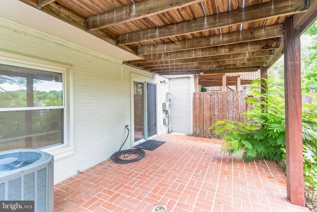 5335 LAKE COVE CT, Alexandria, VA 22315