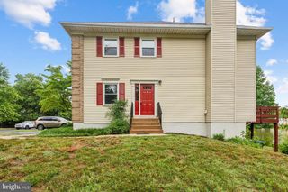 5335 LAKE COVE CT, Alexandria, VA 22315