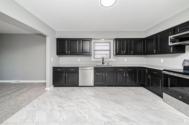 3214 Rolling Hills Drive, Milford, KS 66514