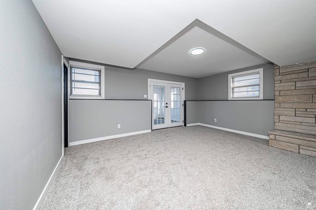 3214 Rolling Hills Drive, Milford, KS 66514