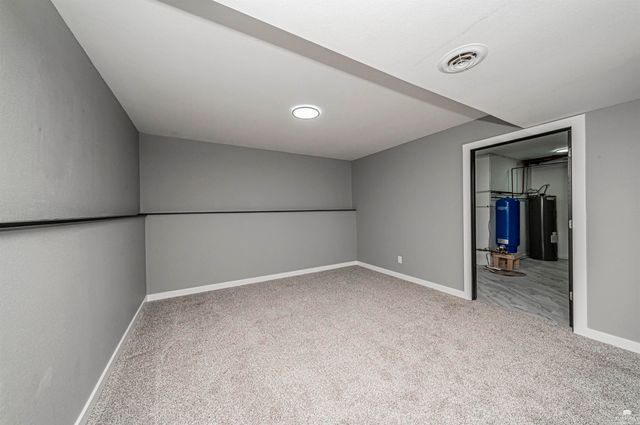 3214 Rolling Hills Drive, Milford, KS 66514