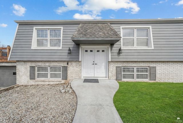 3214 Rolling Hills Drive, Milford, KS 66514