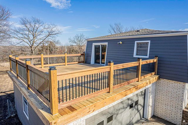 3214 Rolling Hills Drive, Milford, KS 66514