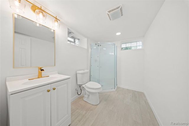 23561 Norwood Street, Oak Park, MI 48237