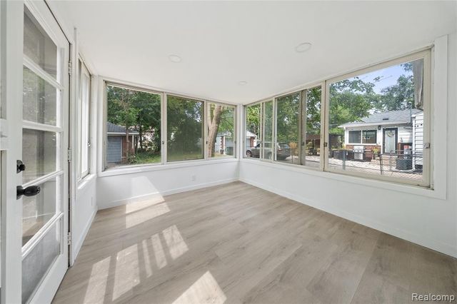 23561 Norwood Street, Oak Park, MI 48237