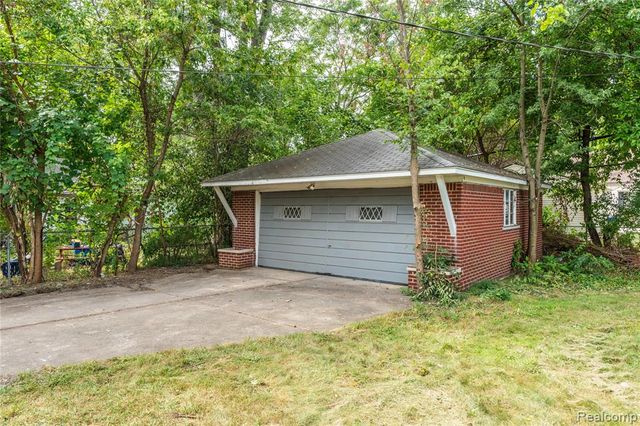 23561 Norwood Street, Oak Park, MI 48237