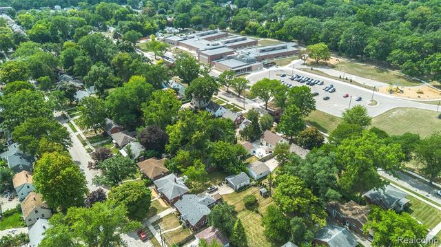 23561 Norwood Street, Oak Park, MI 48237