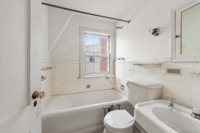 310 W 263rd Street, Bronx, NY 10471