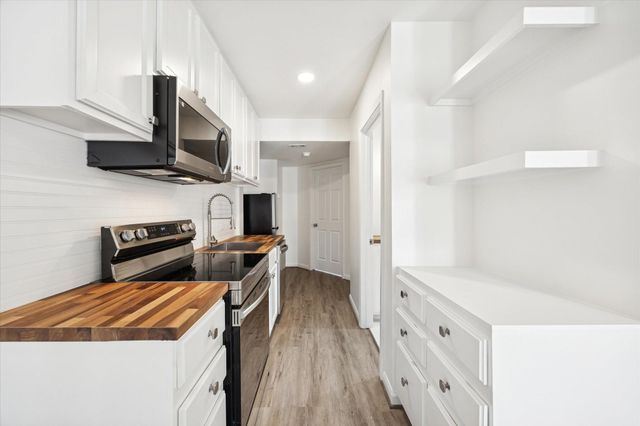 1011 W 10th Street 2, Houston, TX 77008