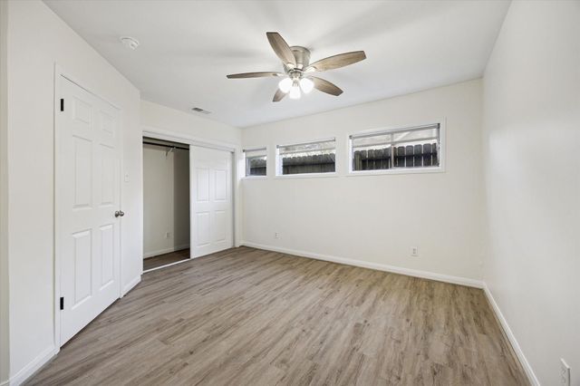 1011 W 10th Street 2, Houston, TX 77008