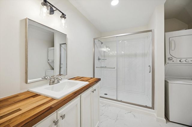 1011 W 10th Street 2, Houston, TX 77008