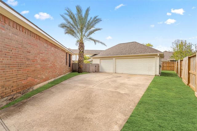 4505 Spring Iris Court, League City, TX 77573