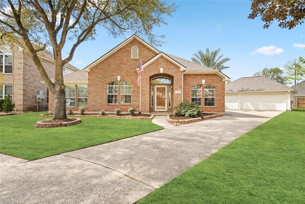 4505 Spring Iris Court, League City, TX 77573