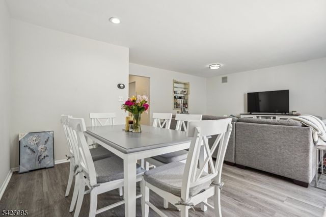 165 Essex Ave, Metuchen Boro, NJ 08840