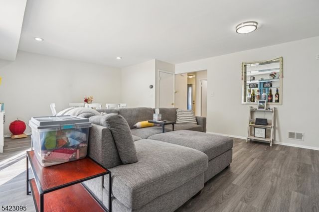 165 Essex Ave, Metuchen Boro, NJ 08840