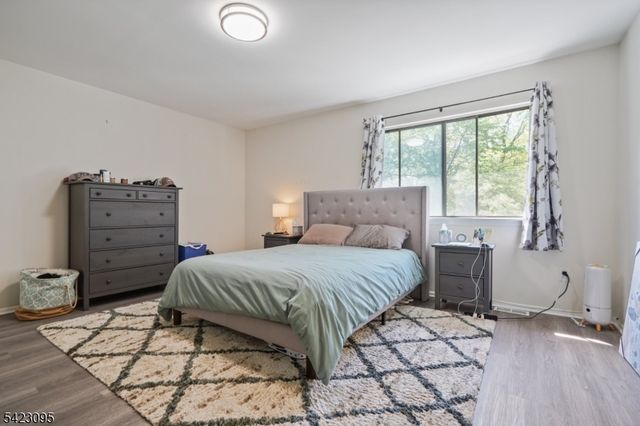 165 Essex Ave, Metuchen Boro, NJ 08840