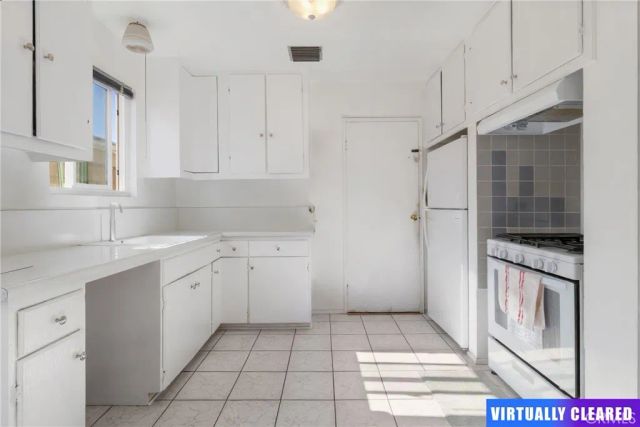 22650 Burton Street, West Hills, CA 91304